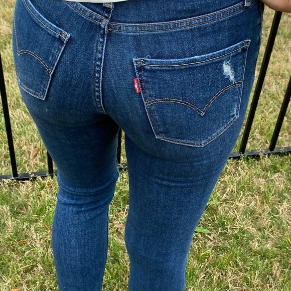 Levi’s 721 High Rise Distressed Skinny Jean - Picture 3 of 4